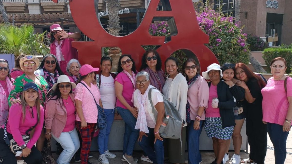 Llevan a mujeres que luchan contra el cáncer de paseo en la bahía de CSL